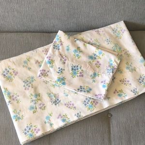 Vintage Canon Floral Full Flat Sheet & Pillowcase